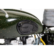 Carica l&#39;immagine nel visualizzatore di Gallery, Great Escape Triumph TR6 Trophy - 1:12 Scale MMOS23100
