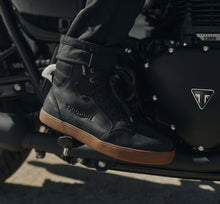 Carica l&#39;immagine nel visualizzatore di Gallery, Triumph Alpinestars® J-6 WP Shoes Black Gum MBTA22805
